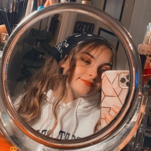 Meet your Posher, Alana